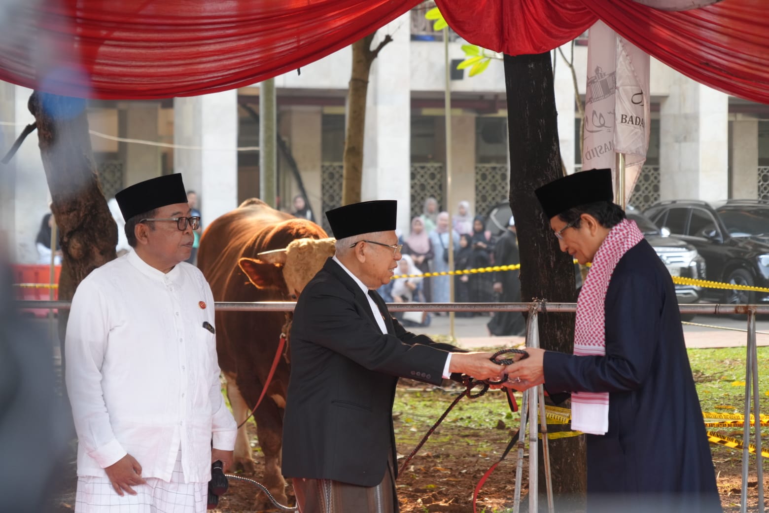Wapres RI Serahkan Sapi Kurban ke Masjid Istiqlal