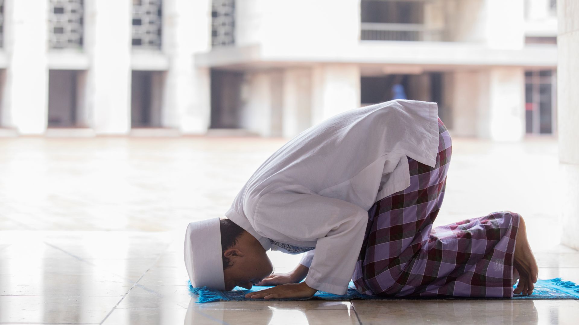 Hikmah: Adab Sosial Dalam Perspektif Alquran