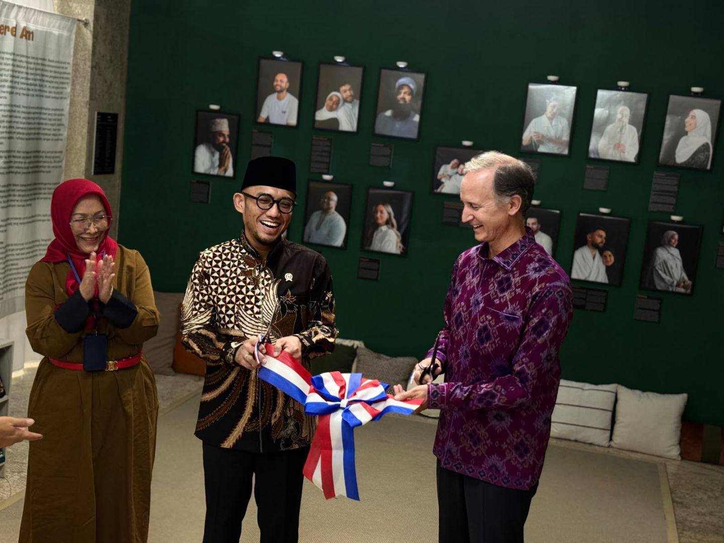Pererat Hubungan Budaya, Pameran 
