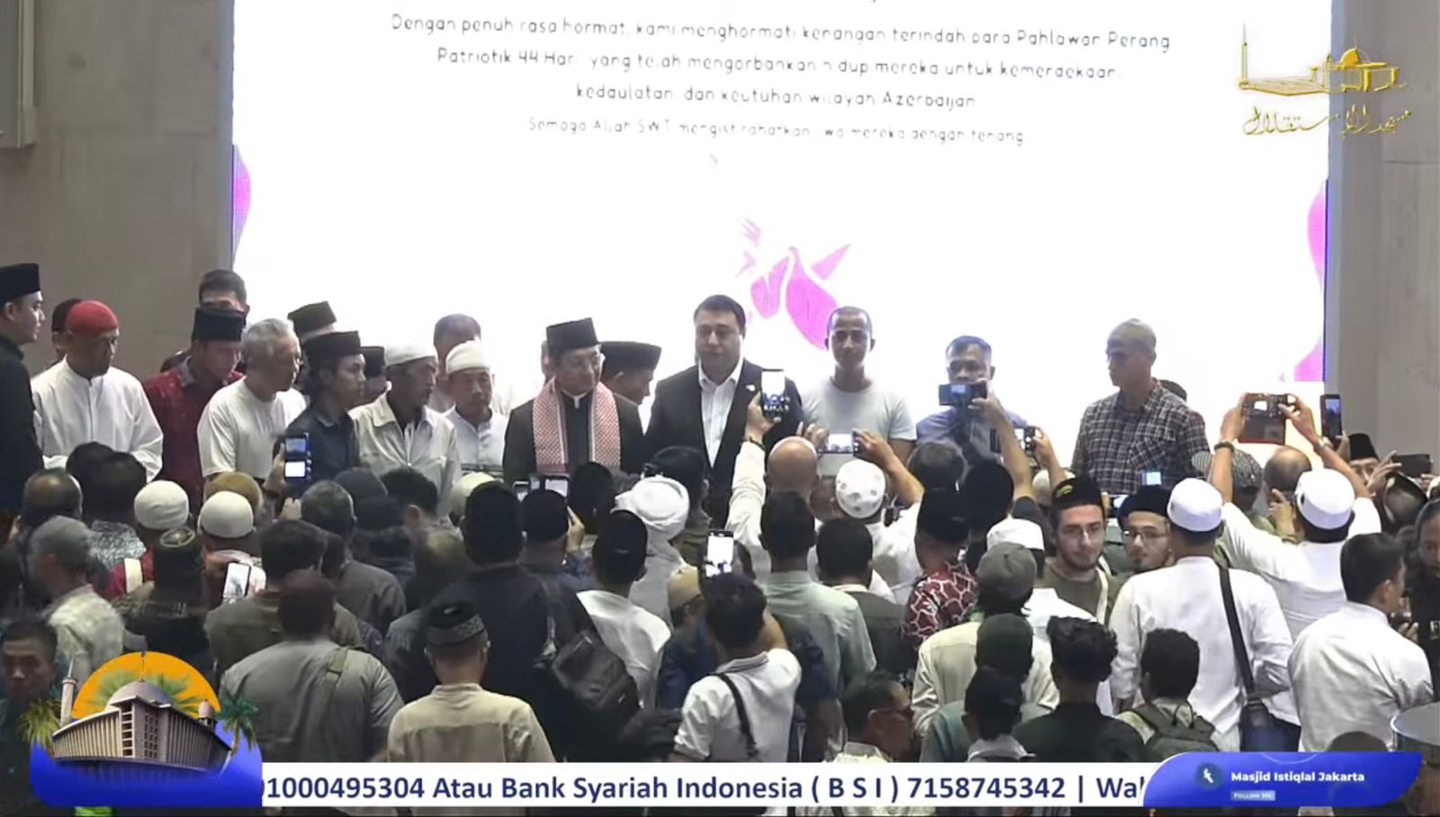 Peringati Perang Patriotik 44 Hari, Azerbaijan Bagikan 1.300 Kotak Nasi di Istiqlal