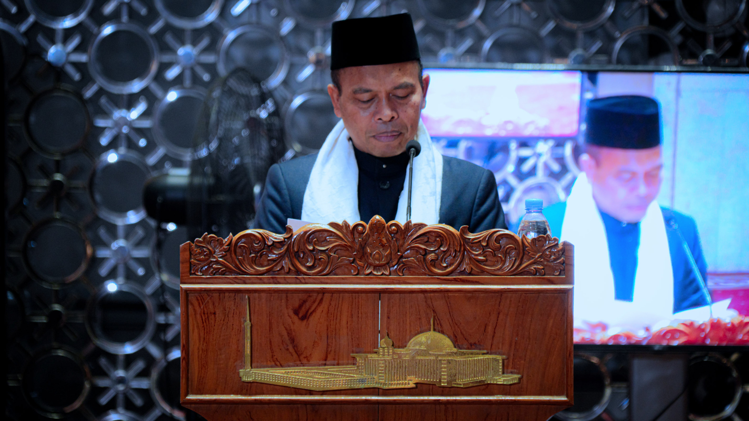  Shalat Khusuf di Istiqlal, KH Husni Ingatkan Pentingnya Keteraturan Hidup 