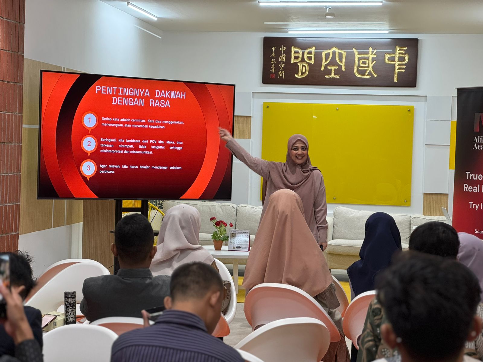 Mahasiswa PKU-MI Latihan Public Speaking, Dibekalkan Berdakwah Dengan Rasa 