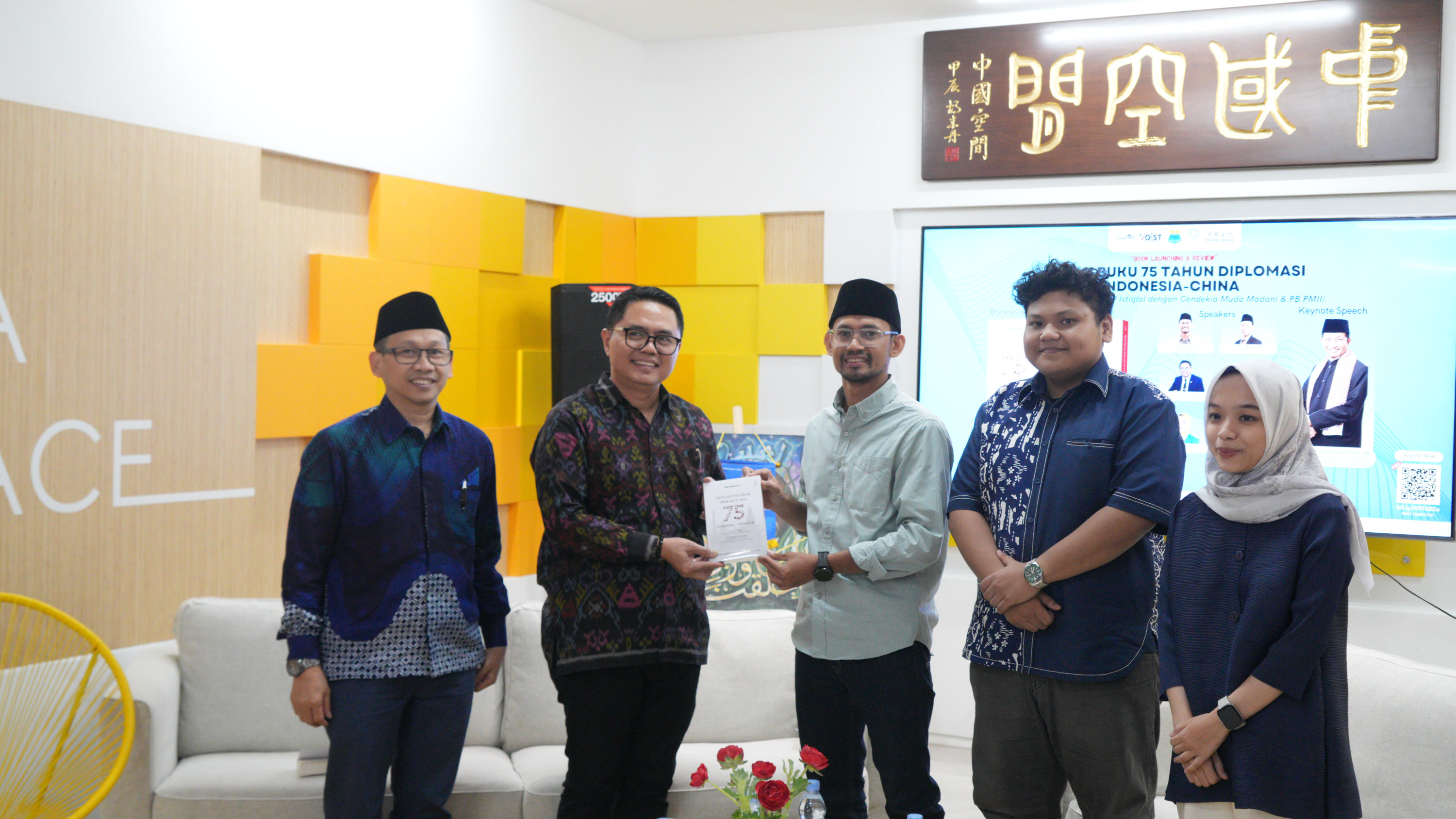 VoIst Gelar Peluncuran Buku Mengarungi Jejak Merajut Asa: 75 Tahun Indonesia-Tiongkok di Istiqlal