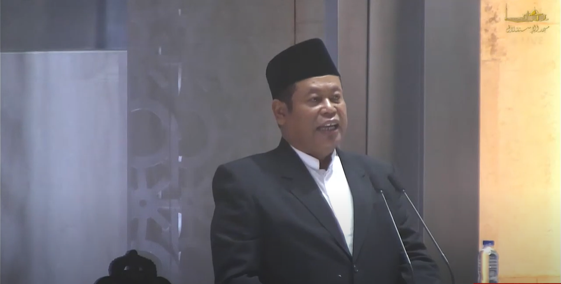 Khutbah Jumat: Pergantian Tahun, Mengingat Umur dan Waktu