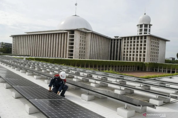 Panel Surya di Masjid Istiqlal