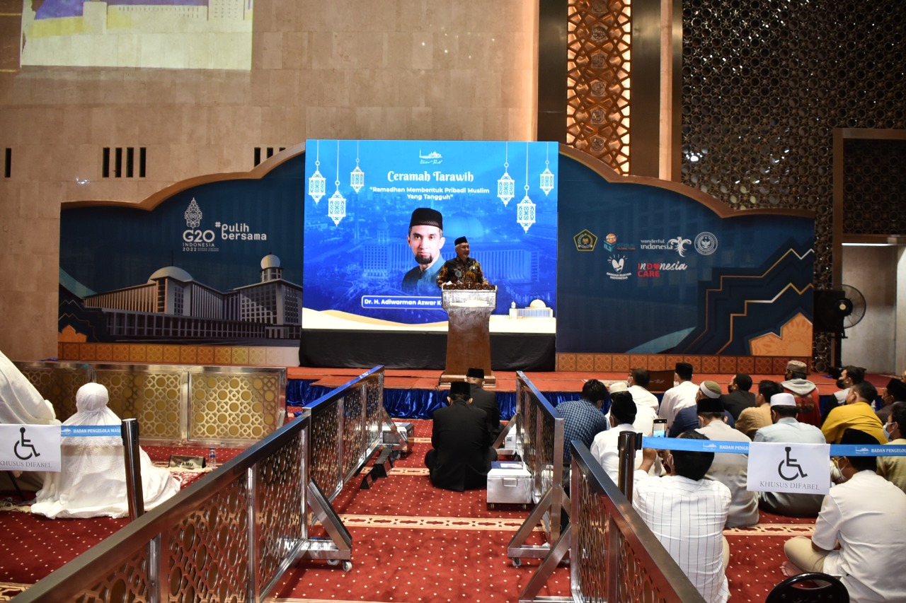 Ceramah Tarawih: Ramadhan Membentuk Pribadi Muslim yang Tangguh