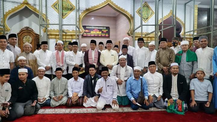 KH Nasaruddin Umar Hadiri Gelar Doa dan Tahlil di Masjid Raya Baitul Izzah