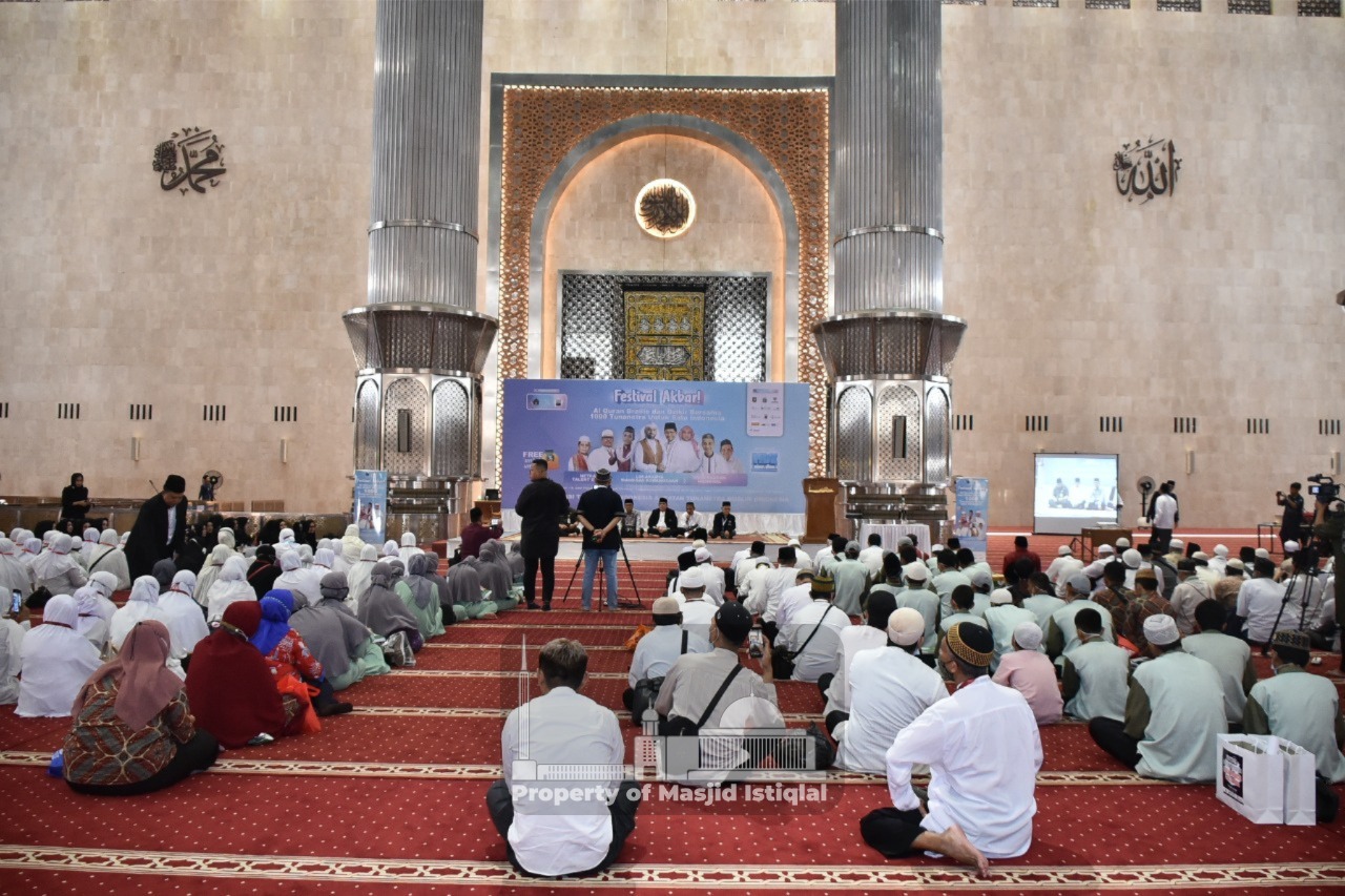 Festival Akbar Al-Qur'an Braille dan Dzikir Bersama 1000 Tunanetra untuk Satu Indonesia di Masjid Istiqlal