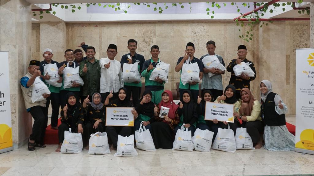 Rezeki Jumat, MyFundAction Bagikan 359 Paket Sembako untuk Marbot Masjid Istiqlal