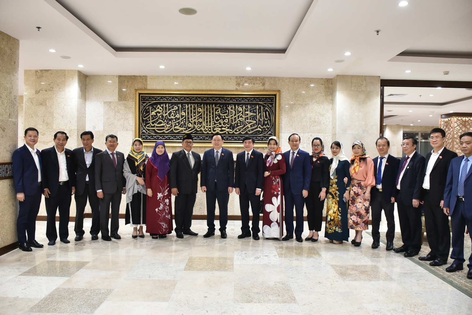 Kunjungan Ketua Parlemen Vietnam di Masjid Istiqlal