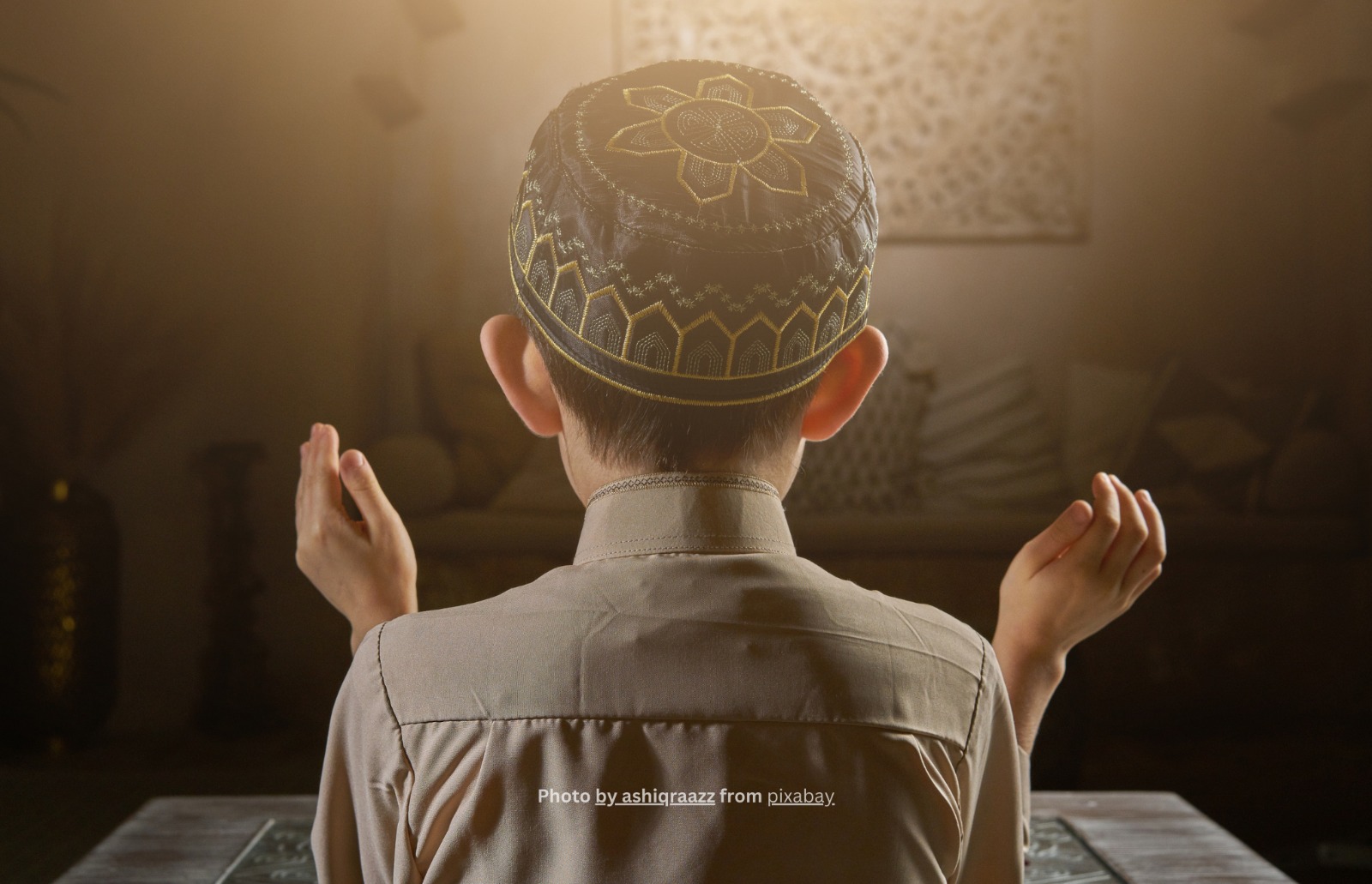 Hikmah: Menyikapi Keburukan Adab Dengan Santun