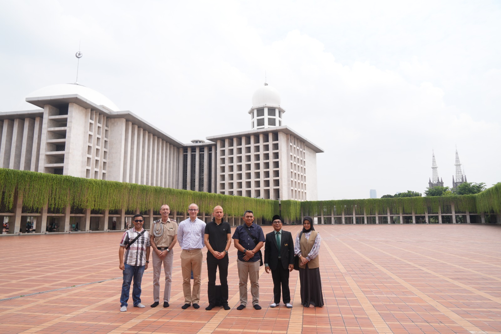 Kunjungan Delegasi IGSPST dan Dirjen Strahan Kemhan RI di Istiqlal