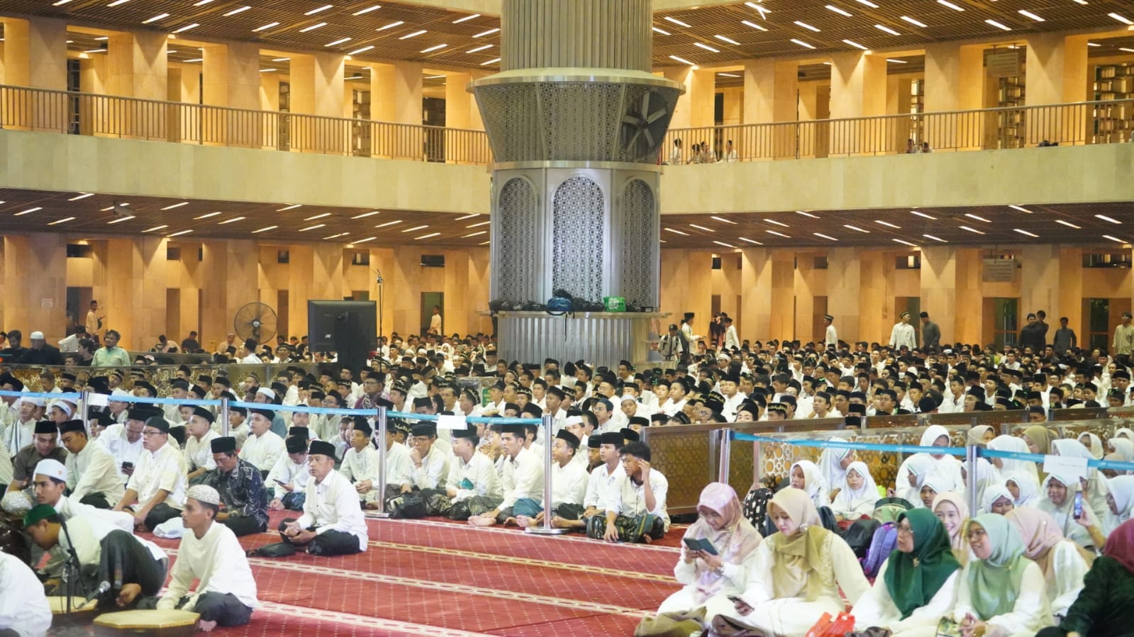 Hikmah: Santri, Pahlawan dan Penyebar Agama Yang Penuh Kasih Sayang