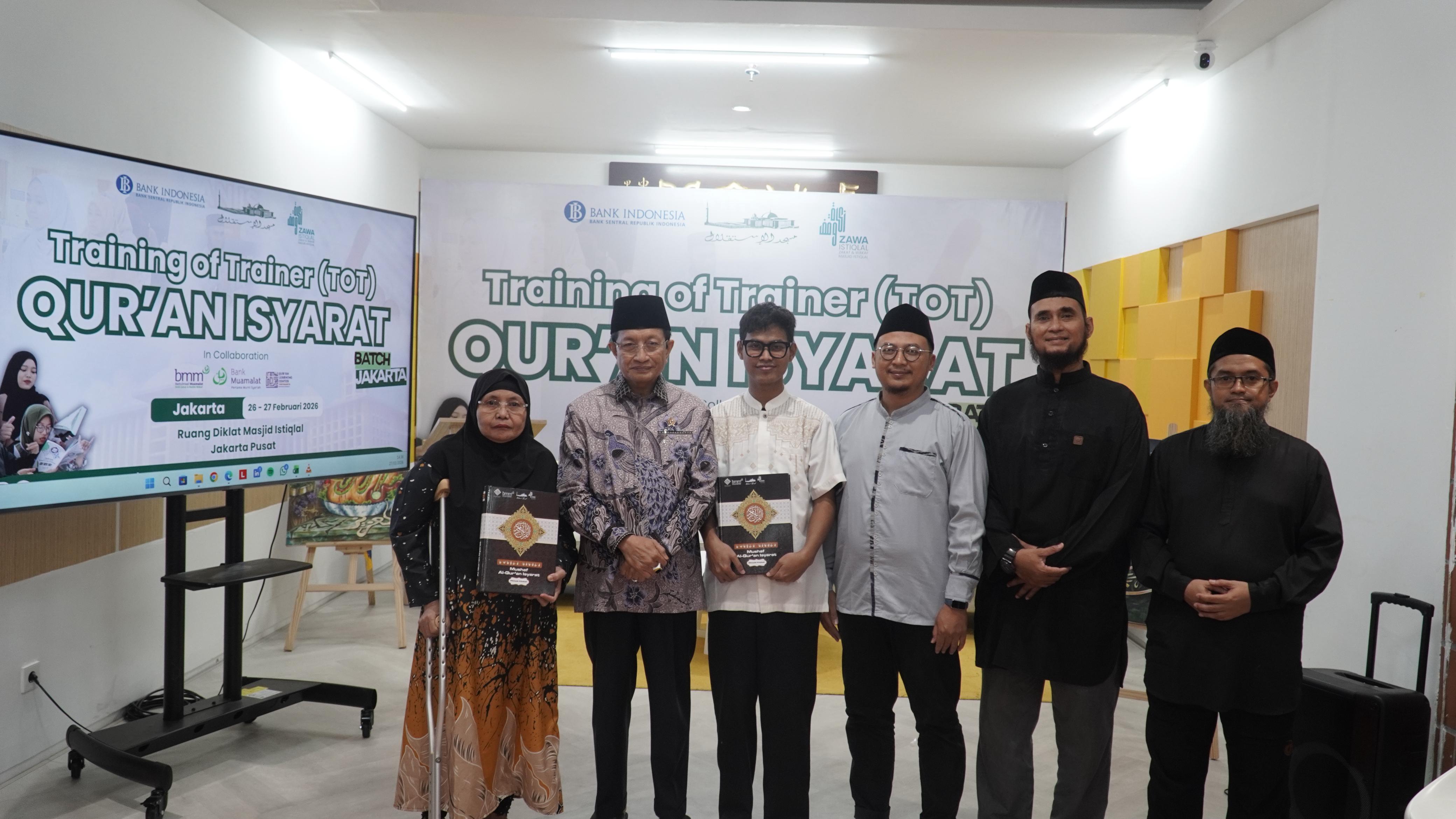 Kolaborasi ZAWA, Baitulmaal Muamalat, dan BI Gelar Tot Alquran Isyarat di Istiqlal