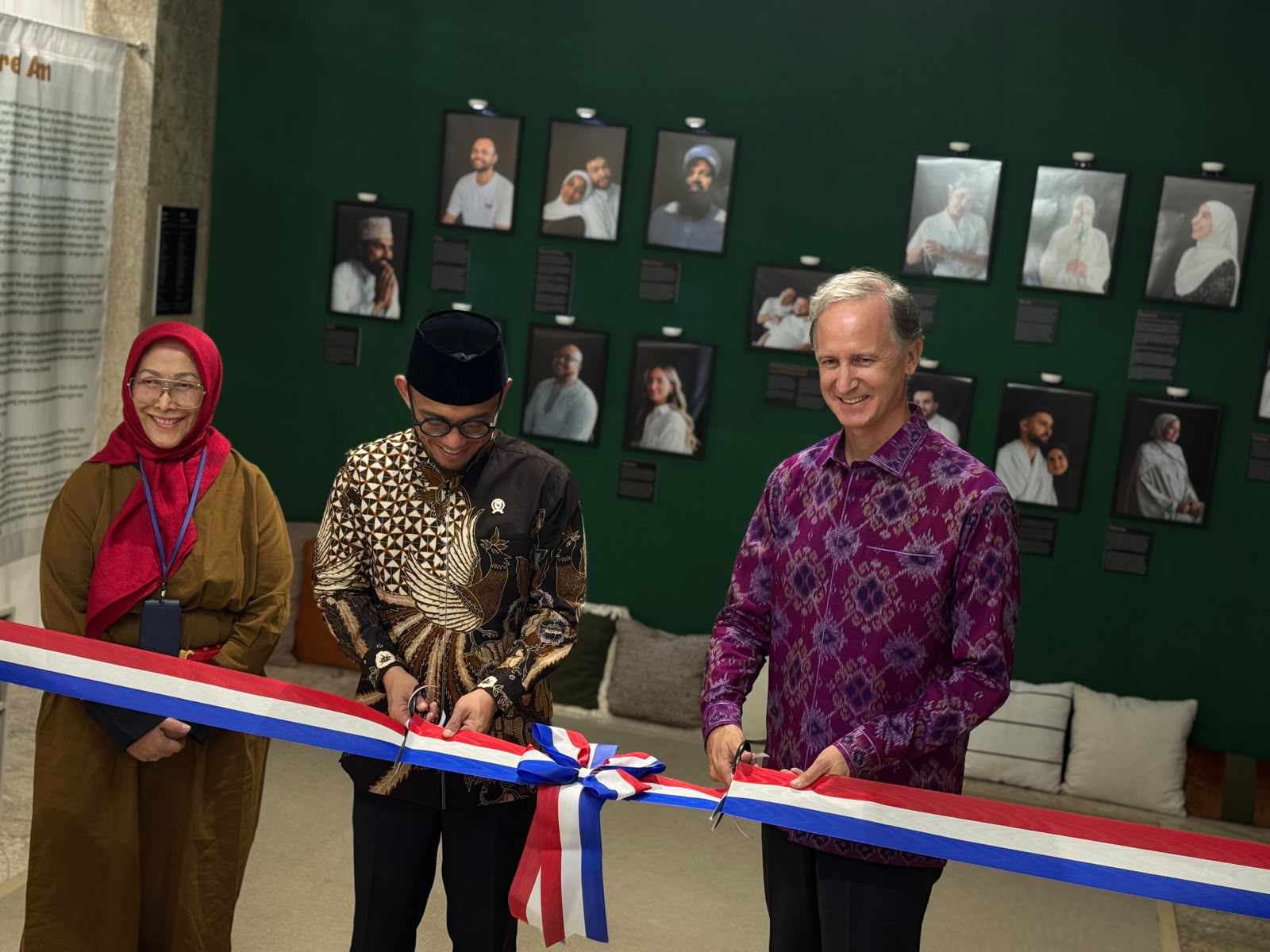 Pererat Hubungan Budaya, Pameran 