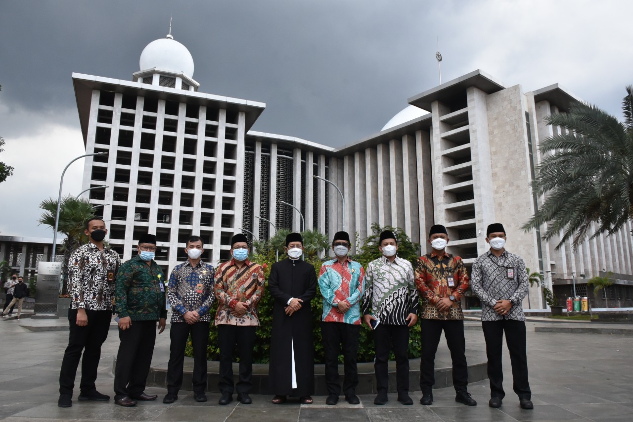 Menko PMK Mahfud MD Kunjungi Terowongan Silaturahmi Istiqlal Katedral