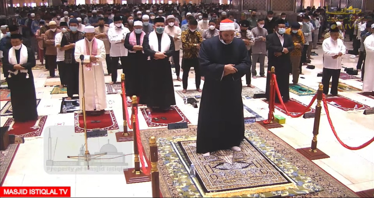 Jadi Imam Shalat Jumat, Imam Al-Azhar Syaikh Salim Amir Kunjungi Masjid Istiqlal
