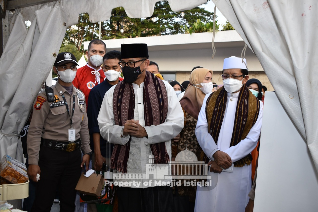 Menteri Parekraf Sandiaga Uno Tinjau Istiqlal Halal Expo 2022