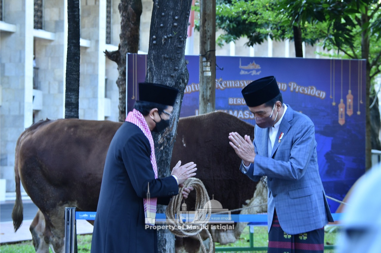Presiden Jokowi Serahkan Hewan Kurban di Masjid Istiqlal